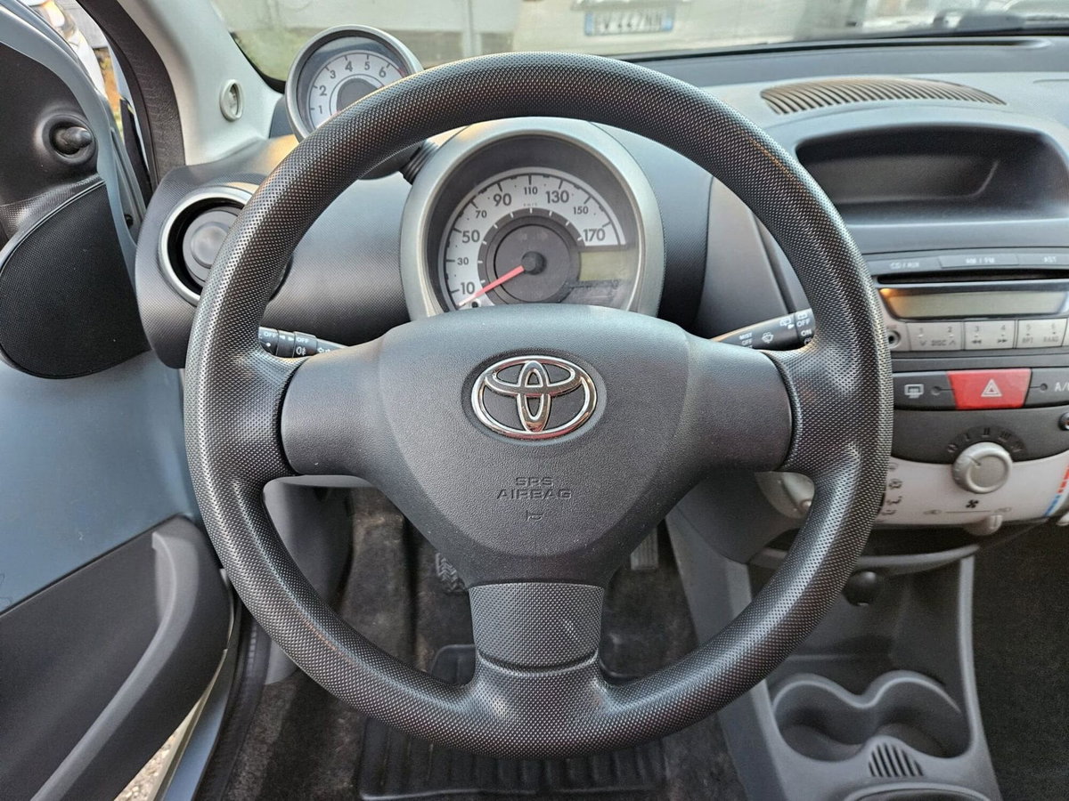 Toyota Aygo 1.0 12V VVT-i 5 porte Sol (11)