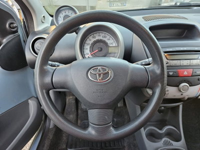 Toyota Aygo 1.0 12V VVT-i 5 porte Sol (11)