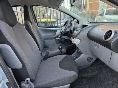 Toyota Aygo 1.0 12V VVT-i 5 porte Sol (9)