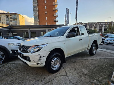 Mitsubishi L200 2.4 DI-D/154CV Club Cab Inform usato