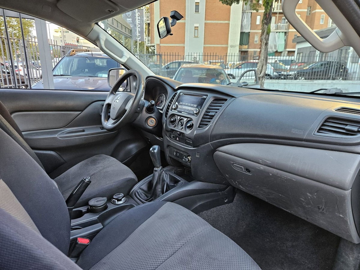 Mitsubishi L200 2.4 DI-D/154CV Club Cab Inform (9)