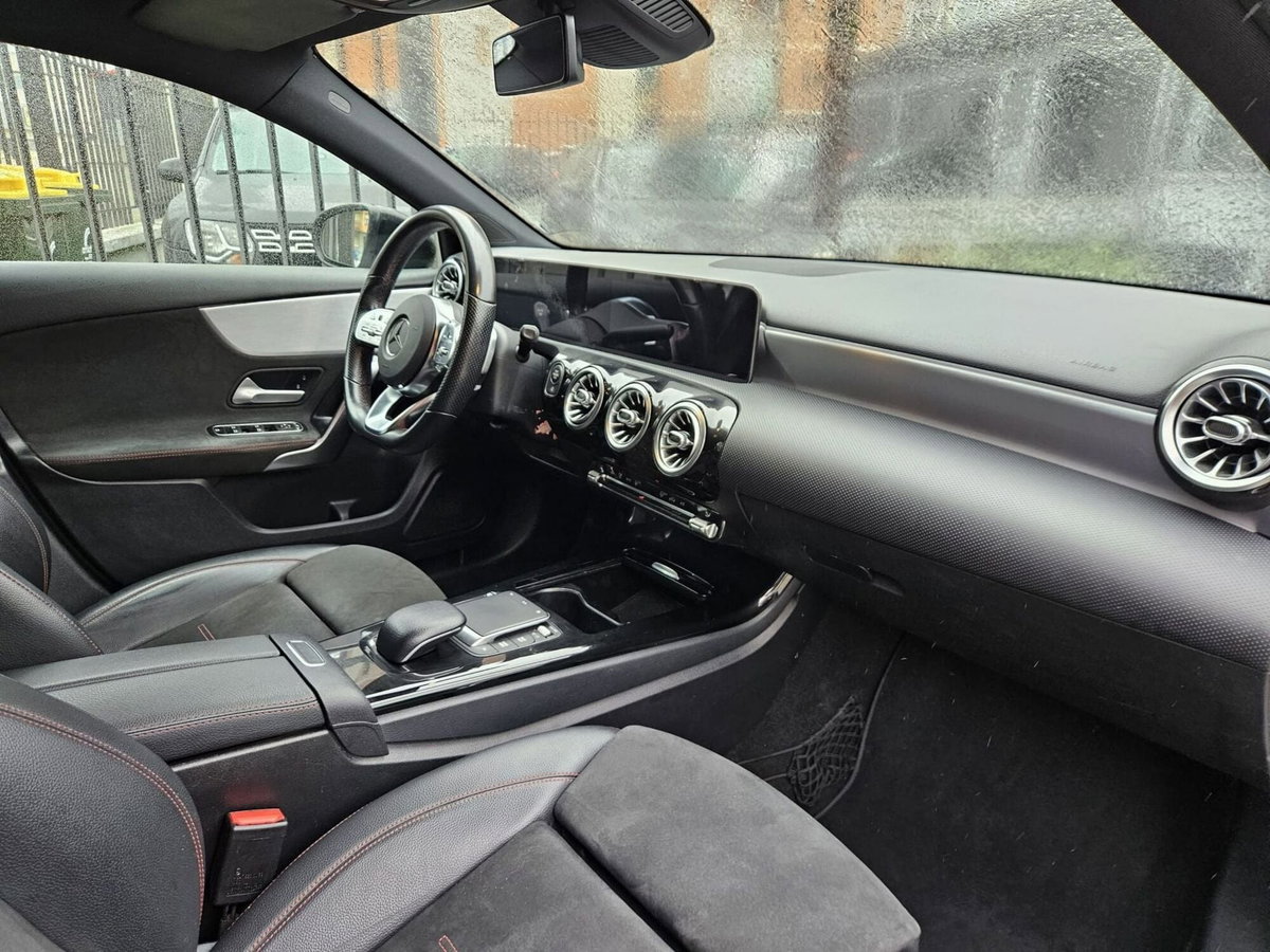 Mercedes-Benz Classe A 180 d Premium (10)