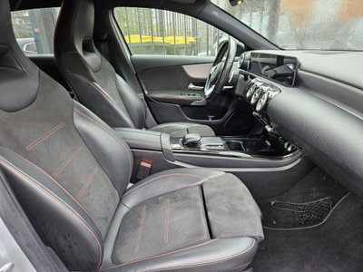 Mercedes-Benz Classe A 180 d Premium (11)