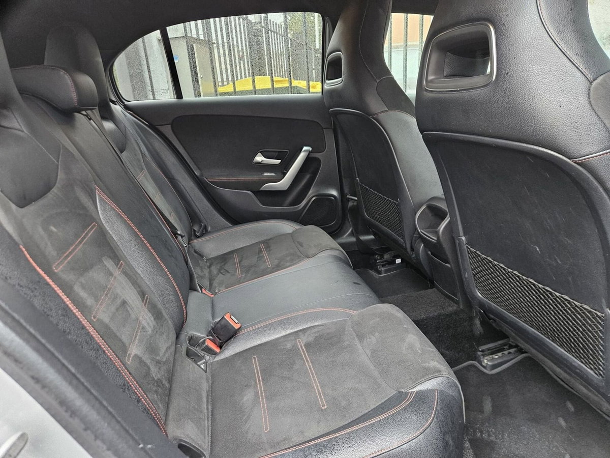 Mercedes-Benz Classe A 180 d Premium (12)