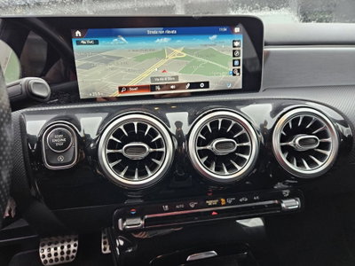 Mercedes-Benz Classe A 180 d Premium (14)