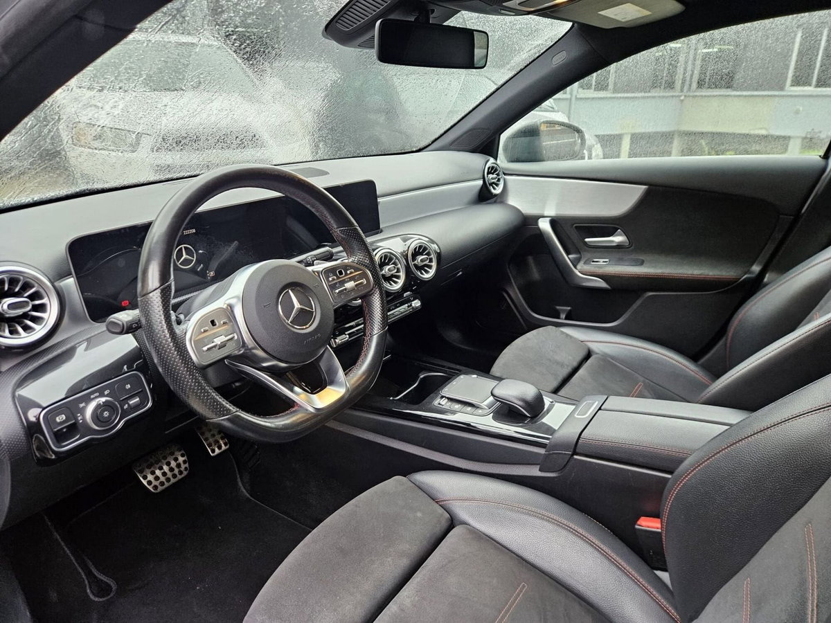 Mercedes-Benz Classe A 180 d Premium (6)