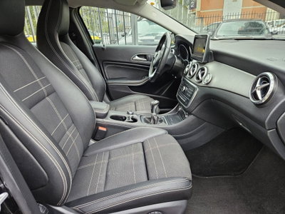 Mercedes-Benz GLA SUV 200 d Premium (11)