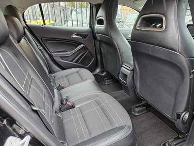 Mercedes-Benz GLA SUV 200 d Premium (12)