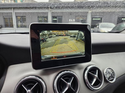 Mercedes-Benz GLA SUV 200 d Premium (15)