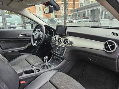 Mercedes-Benz GLA SUV 200 d Premium (16)