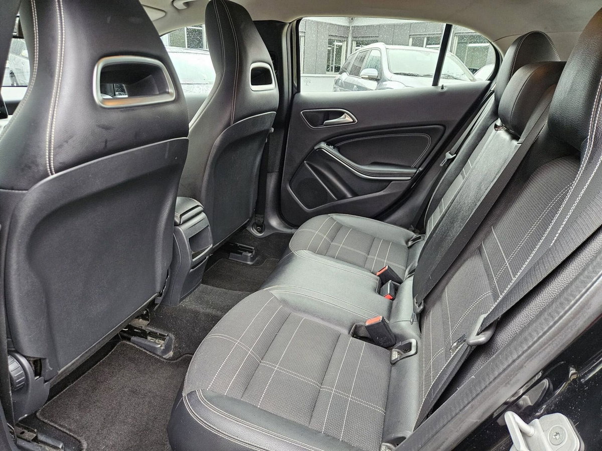 Mercedes-Benz GLA SUV 200 d Premium (9)