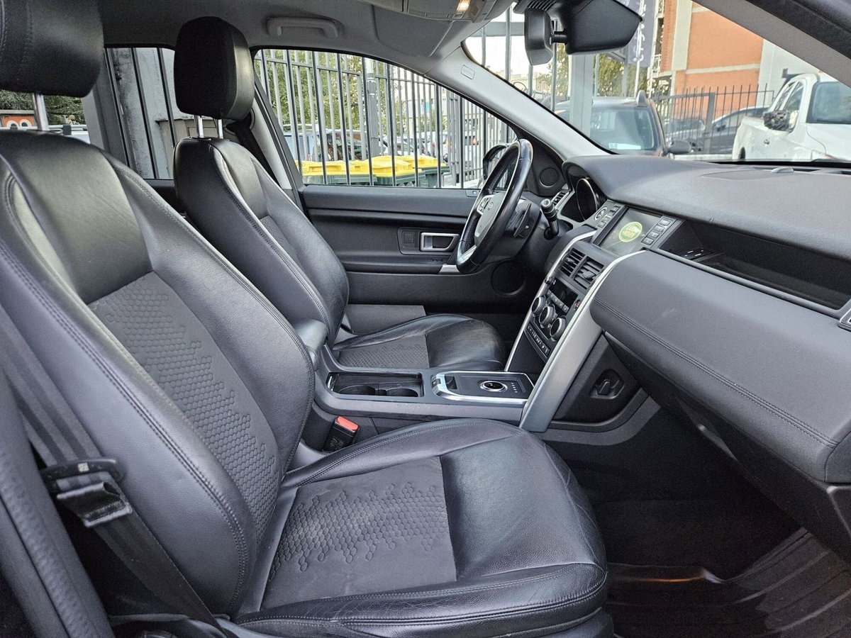 Land Rover Discovery Sport 2.0 TD4 150 CV Pure (10)