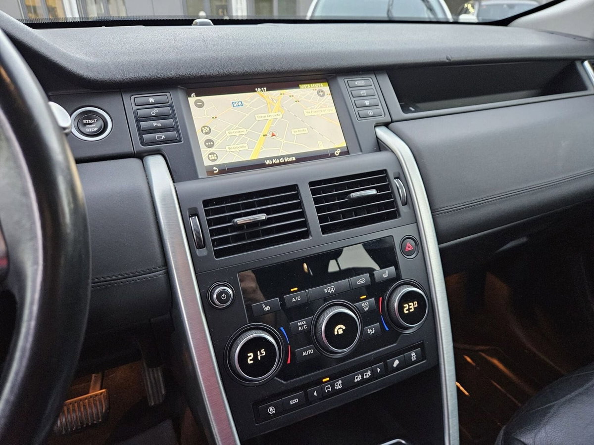 Land Rover Discovery Sport 2.0 TD4 150 CV Pure (14)