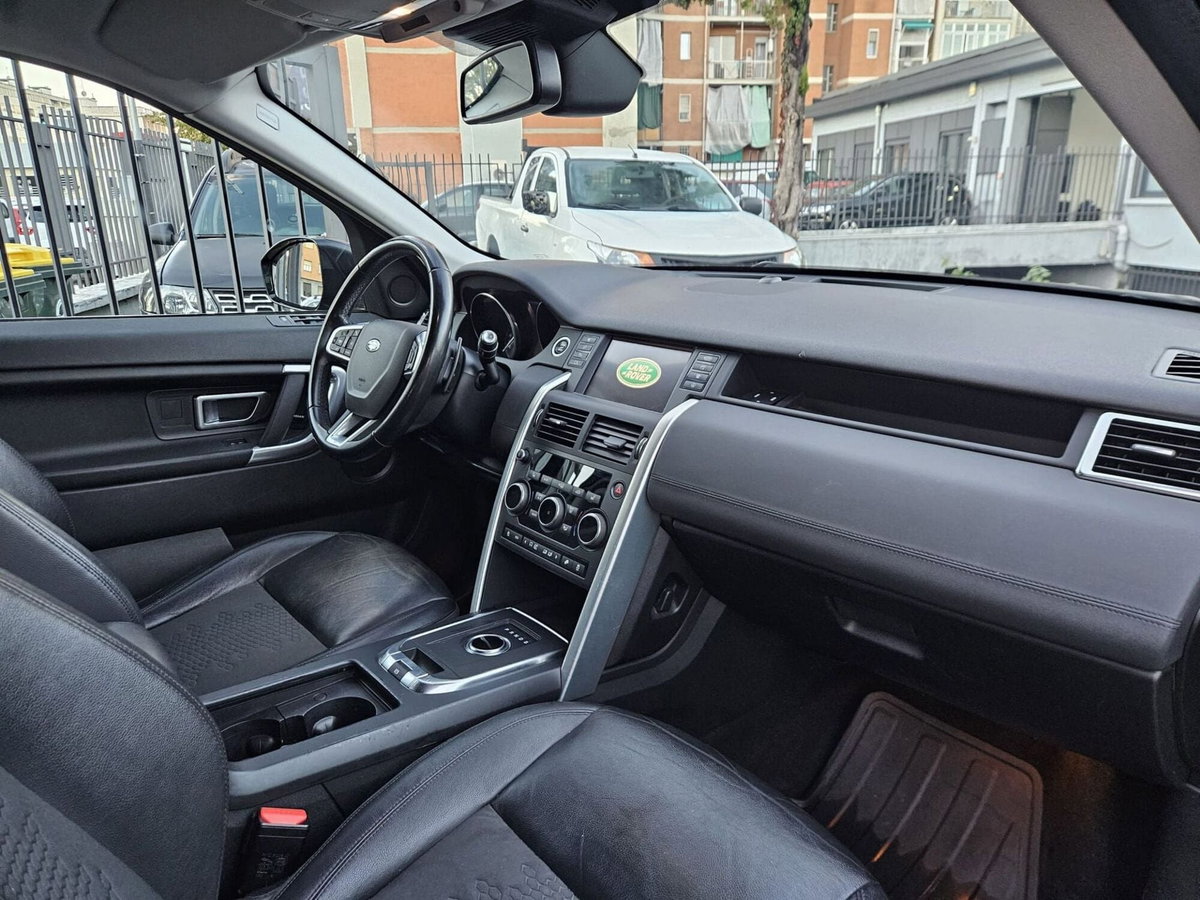 Land Rover Discovery Sport 2.0 TD4 150 CV Pure (17)