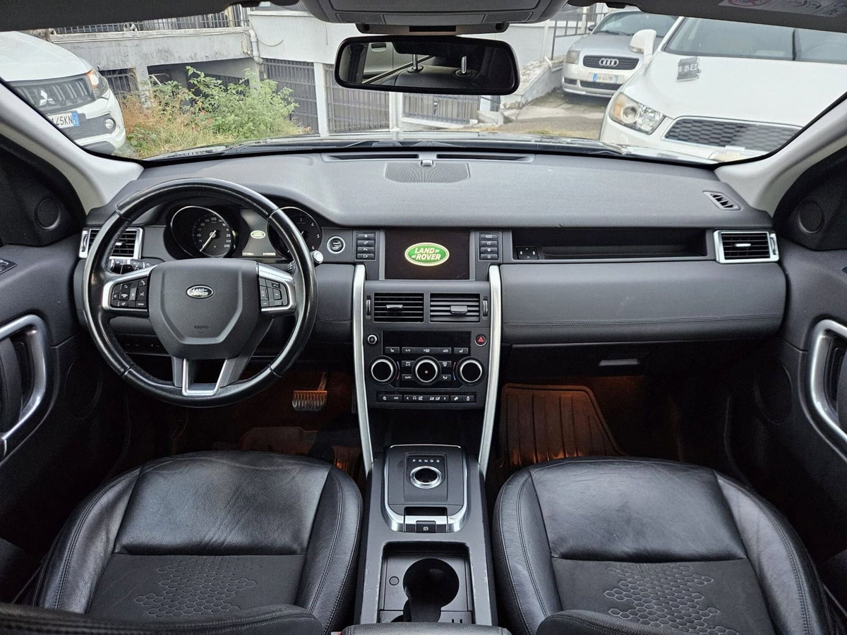 Land Rover Discovery Sport 2.0 TD4 150 CV Pure (9)