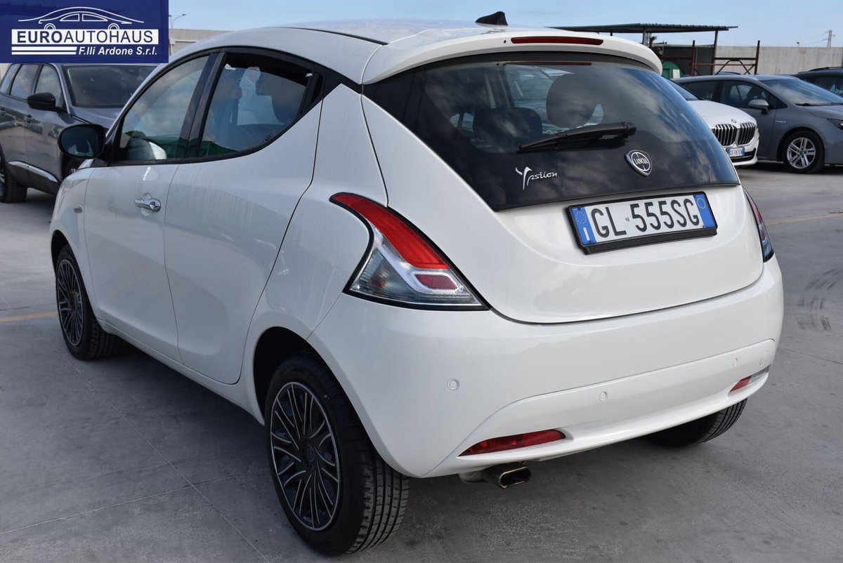Lancia Ypsilon 1.2 69 CV 5 porte GPL Gold Plus (6)