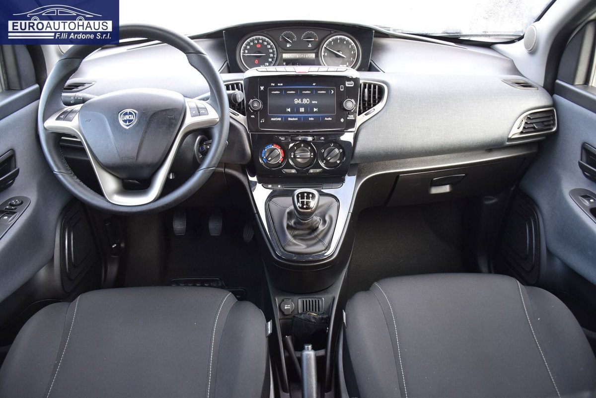 Lancia Ypsilon 1.2 69 CV 5 porte GPL Gold Plus (7)
