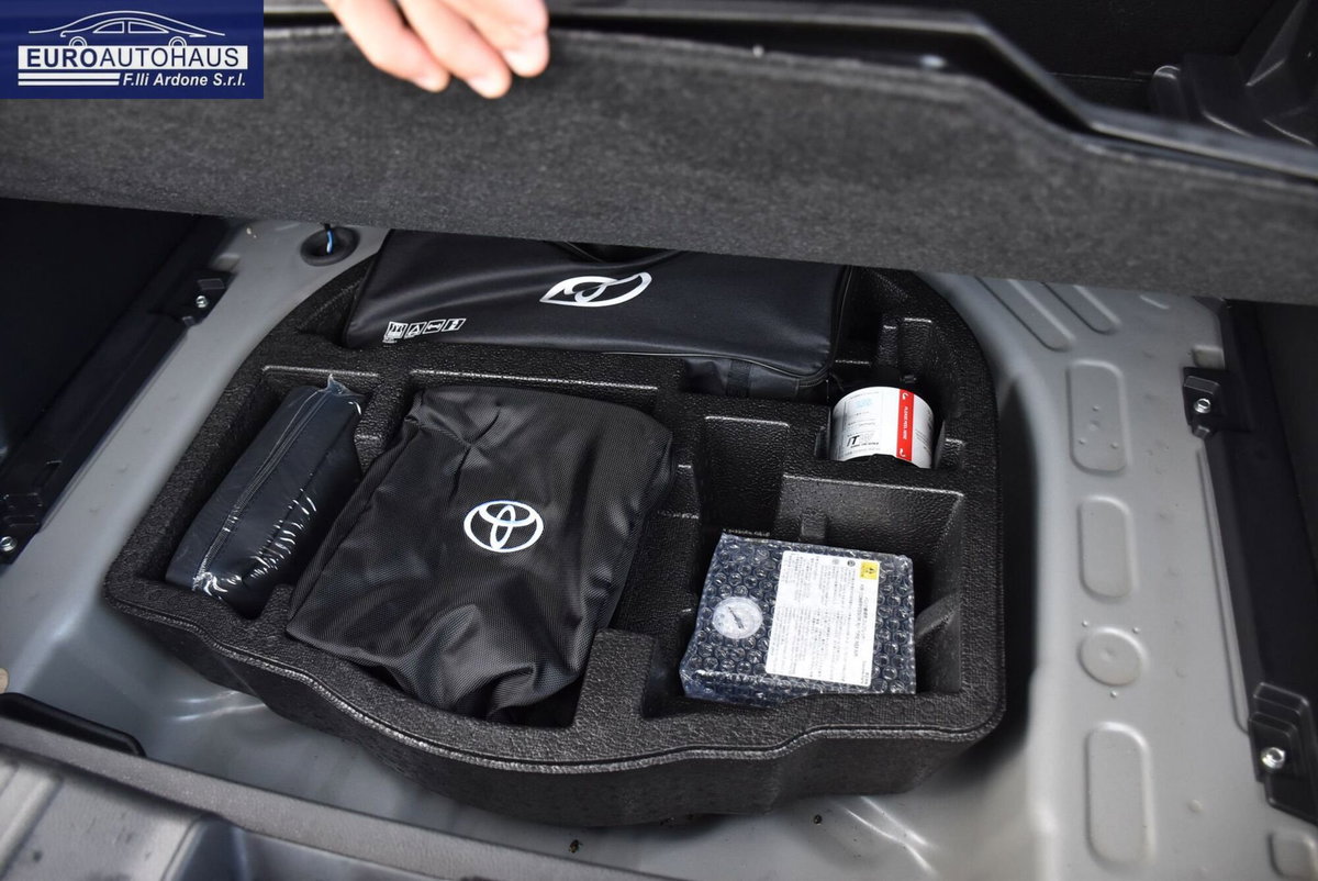 Toyota Yaris Cross 1.5 Hybrid 5p. E-CVT Trend (16)