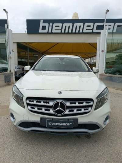 Mercedes-Benz GLA SUV 180 d Premium (3)