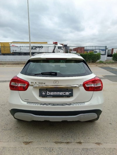 Mercedes-Benz GLA SUV 180 d Premium (6)