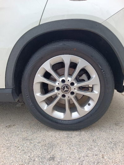 Mercedes-Benz GLA SUV 180 d Premium (9)