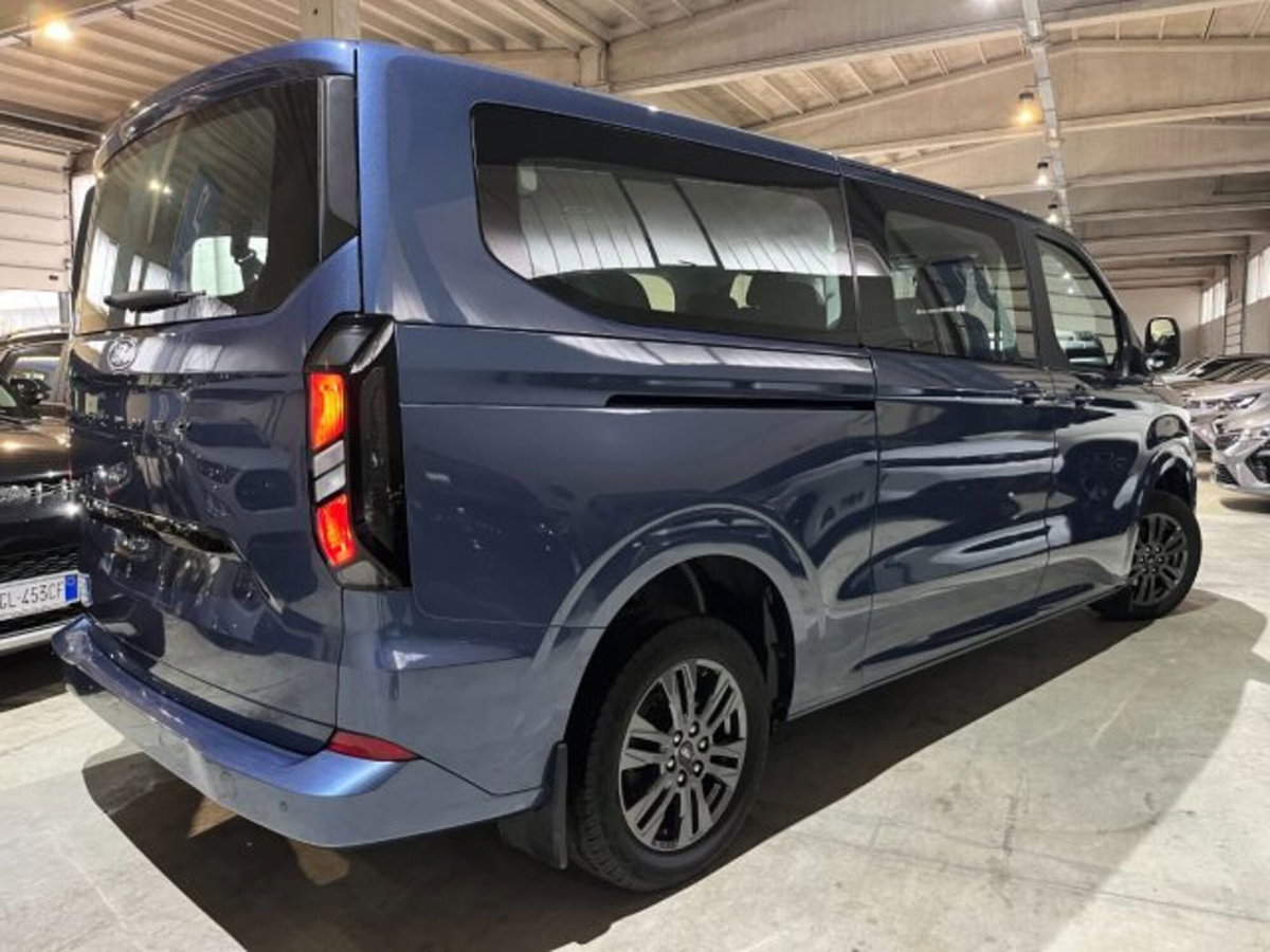 Ford Tourneo Custom 320 2.0 EcoBlue 150CV PL Titanium (4)