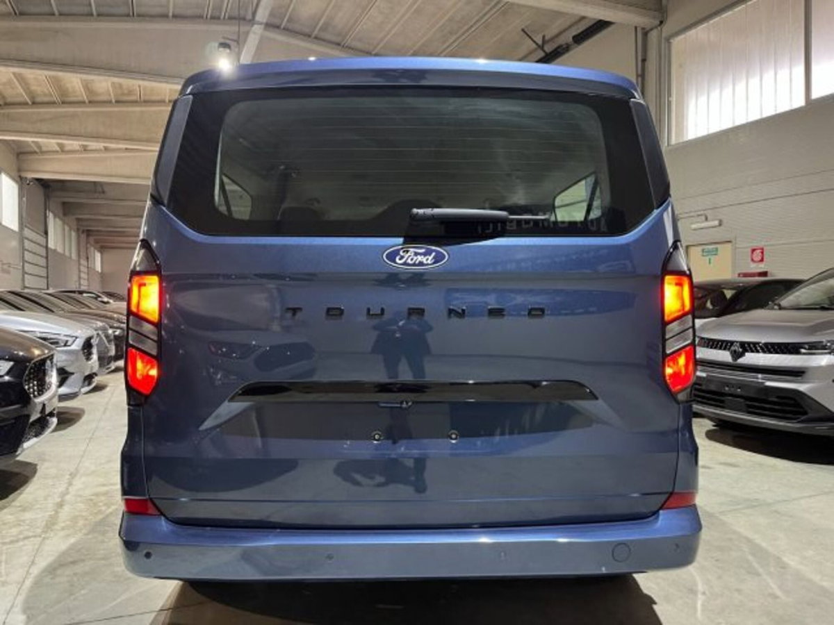 Ford Tourneo Custom 320 2.0 EcoBlue 150CV PL Titanium (7)