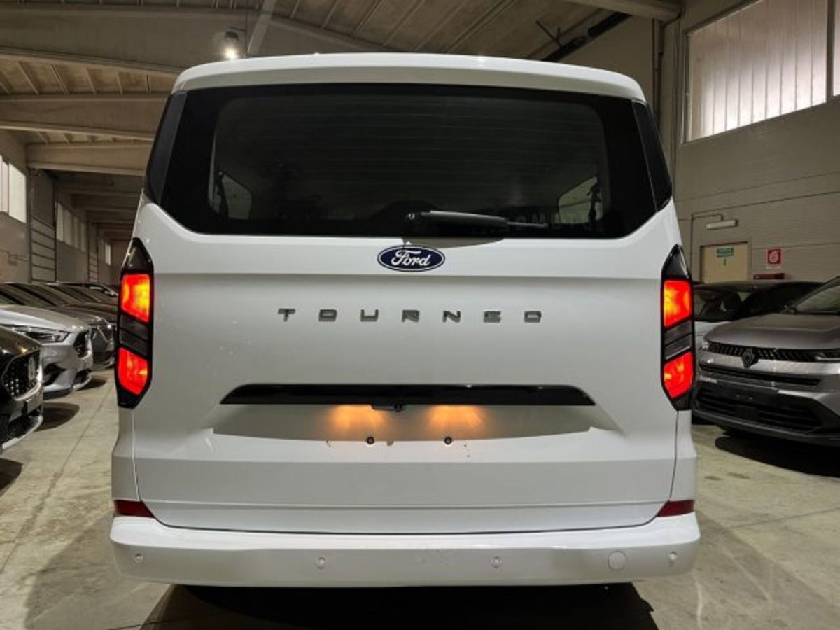 Ford Tourneo Custom 320 2.0 EcoBlue 150CV PL Titanium (7)