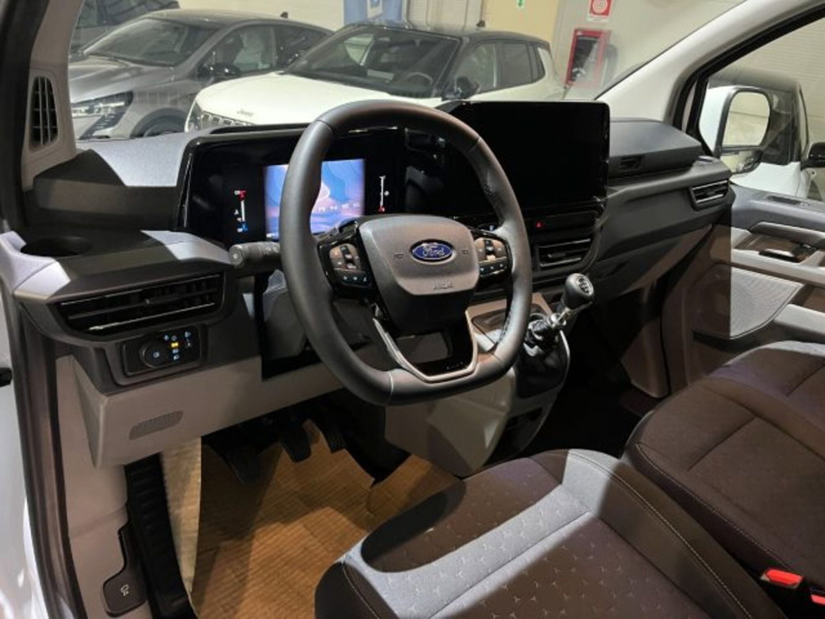 Ford Tourneo Custom 320 2.0 EcoBlue 150CV PL Titanium (9)
