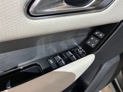 Land Rover Range Rover Velar 2.0D I4 240 CV R-Dynamic (16)
