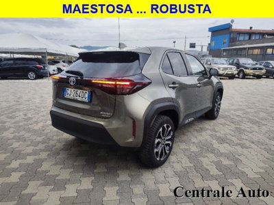 Toyota Yaris Cross 1.5 Hybrid 5p. E-CVT AWD-i Trend (2)