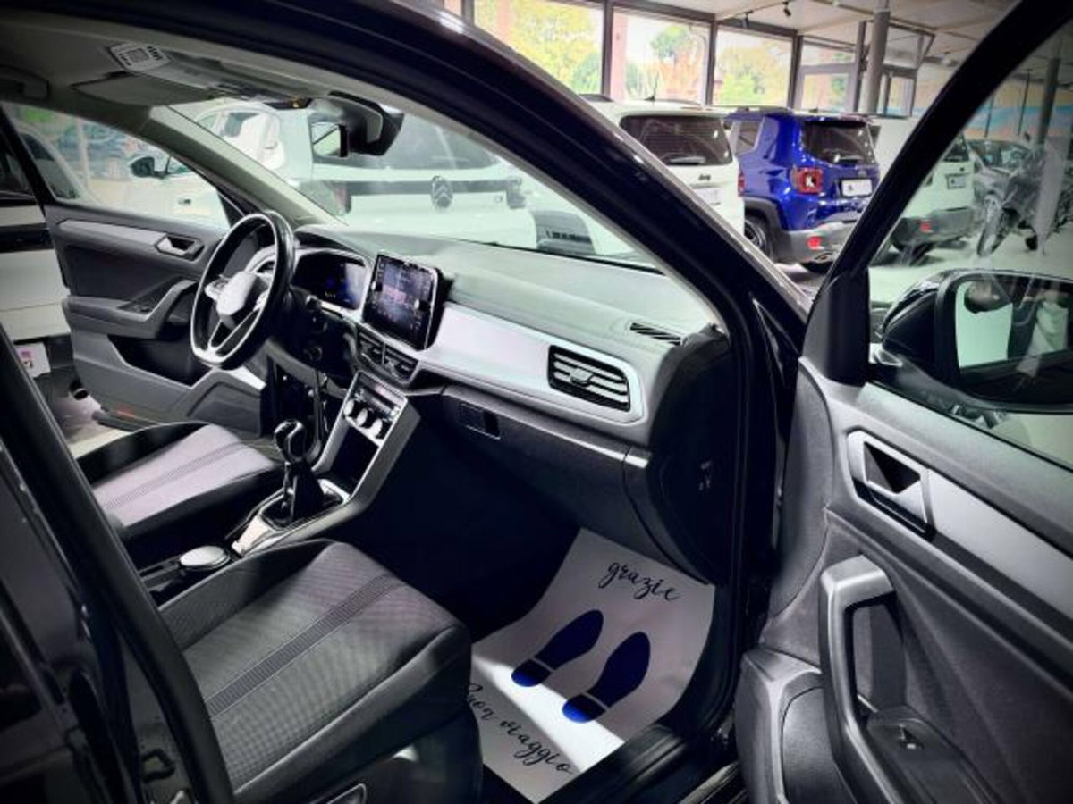 Volkswagen T-Roc 2.0 tdi Life 115cv (12)