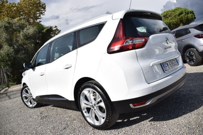 Renault Grand Scénic 1.5 dci energy Zen 110cv edc (2)