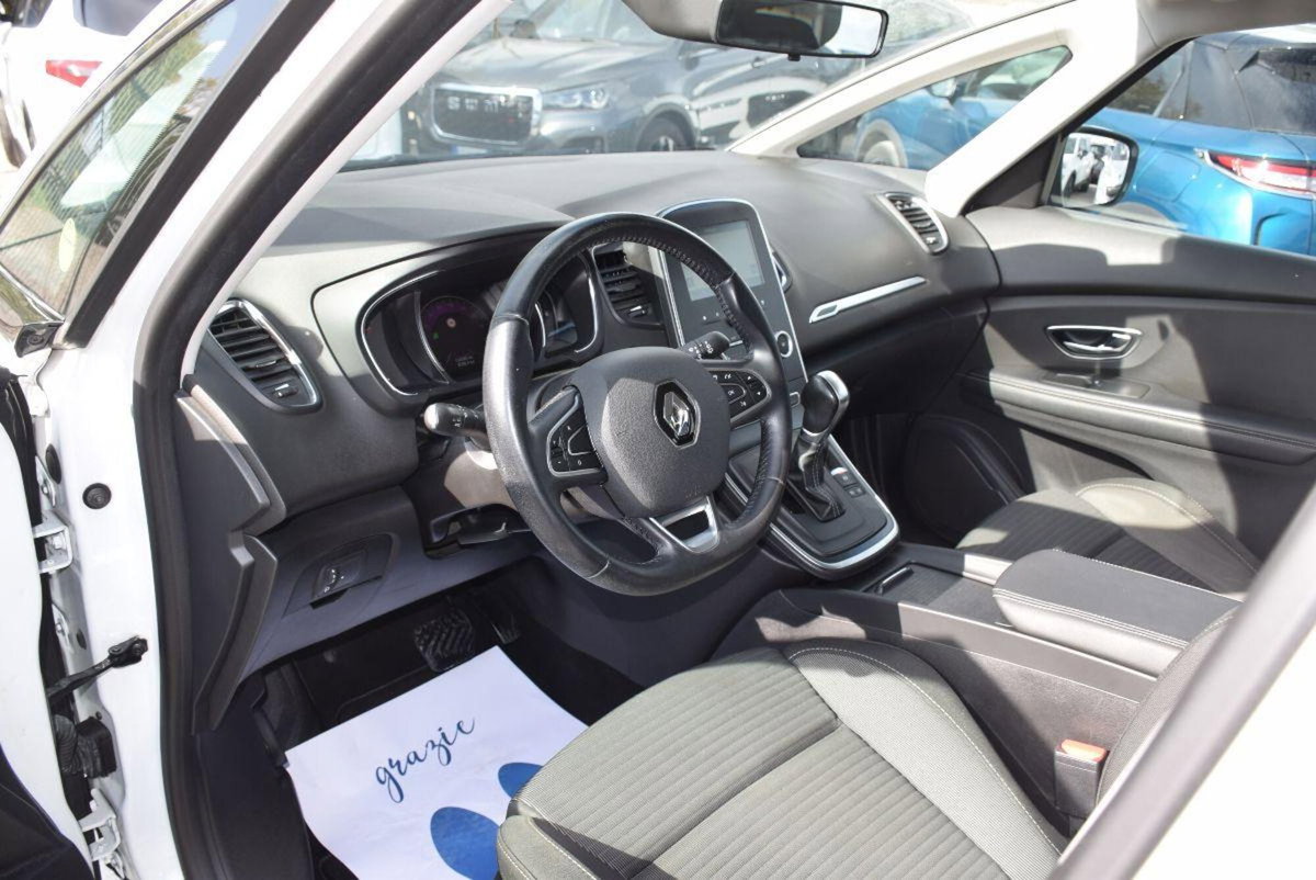 Renault Grand Scénic 1.5 dci energy Zen 110cv edc (5)