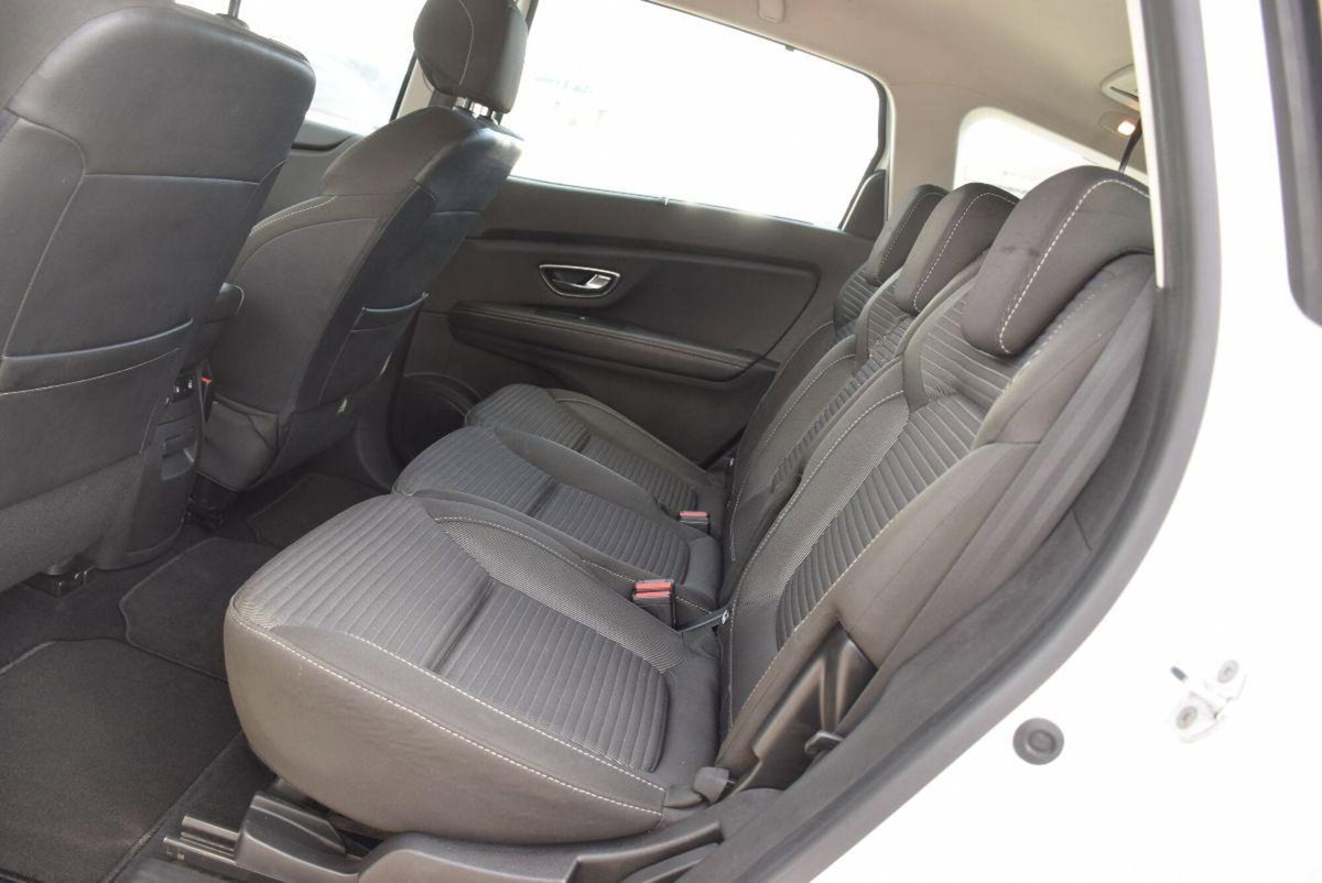 Renault Grand Scénic 1.5 dci energy Zen 110cv edc (8)