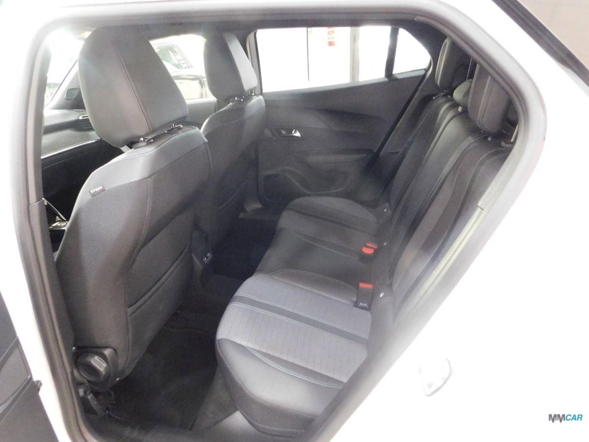 Peugeot 2008 BlueHDi 130 S&S EAT8 Allure Pack (13)