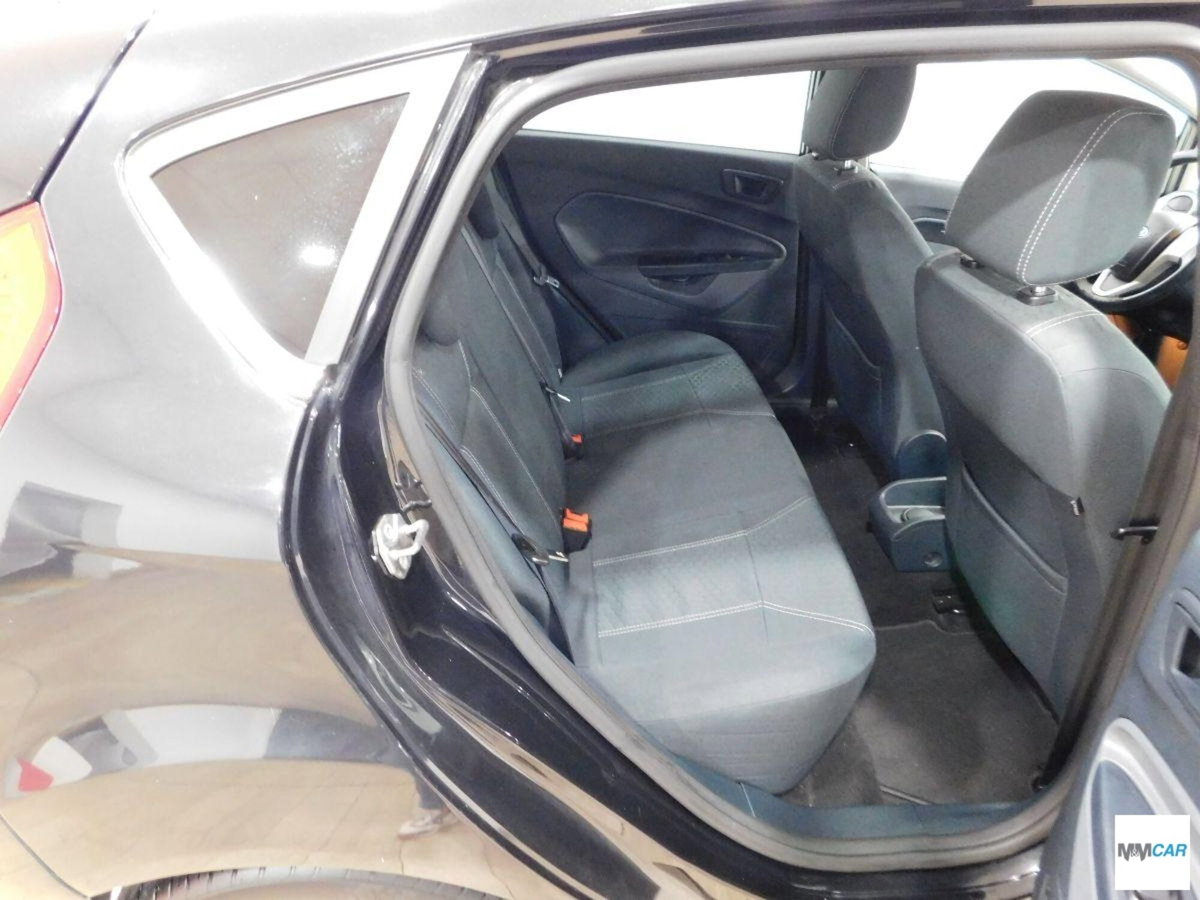 Ford Fiesta 1.6 TDCi 95 CV 5p. Titanium (11)