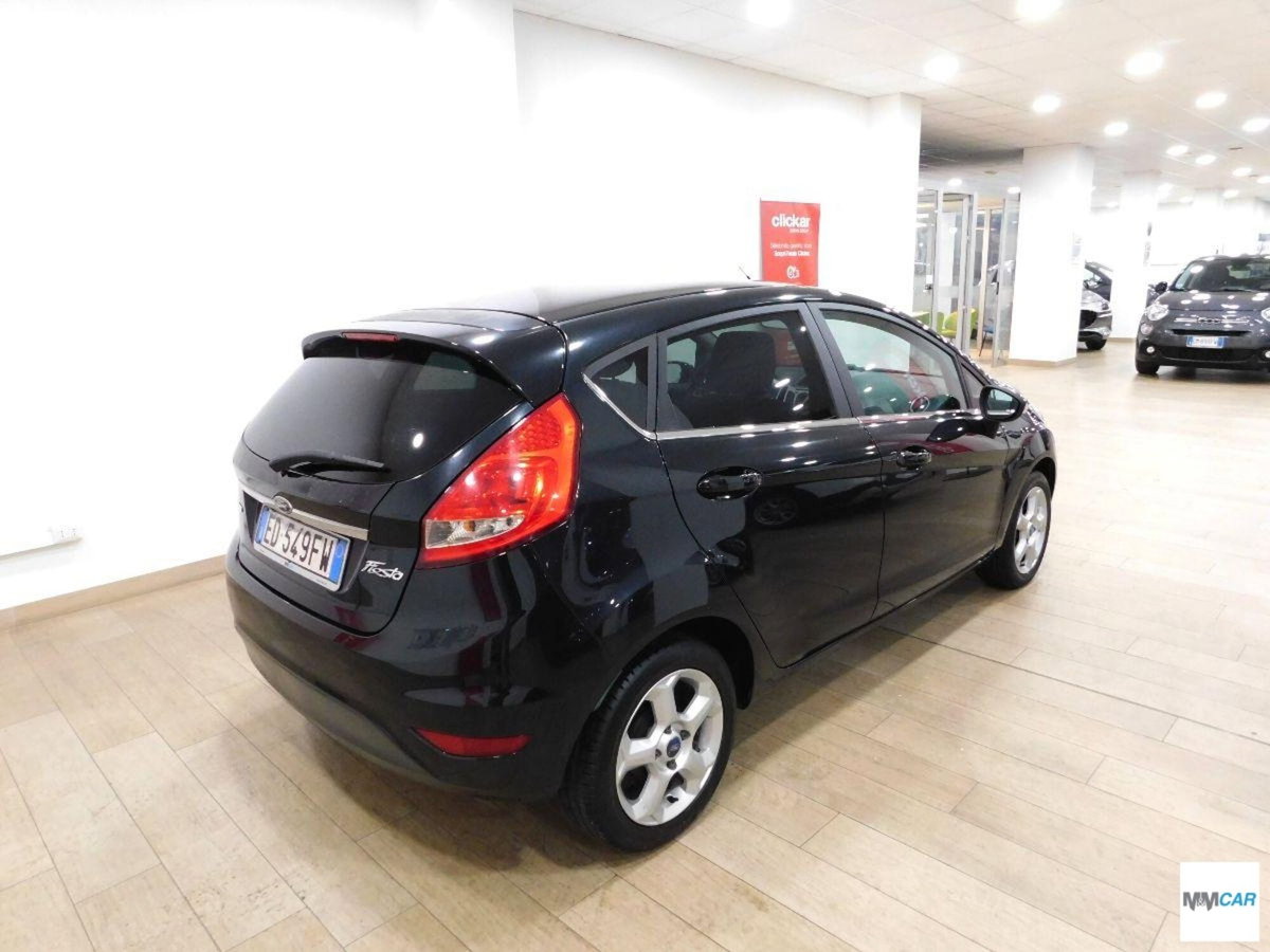 Ford Fiesta 1.6 TDCi 95 CV 5p. Titanium (3)