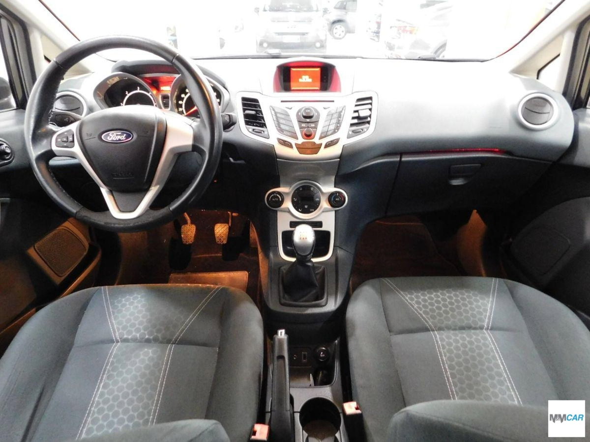 Ford Fiesta 1.6 TDCi 95 CV 5p. Titanium (6)
