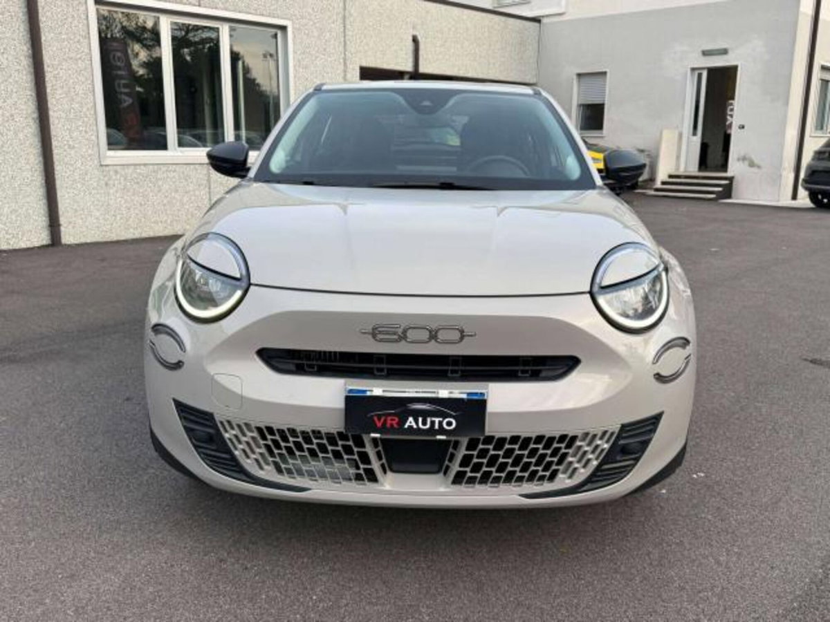 Fiat 600 1.2 Business 100cv (2)