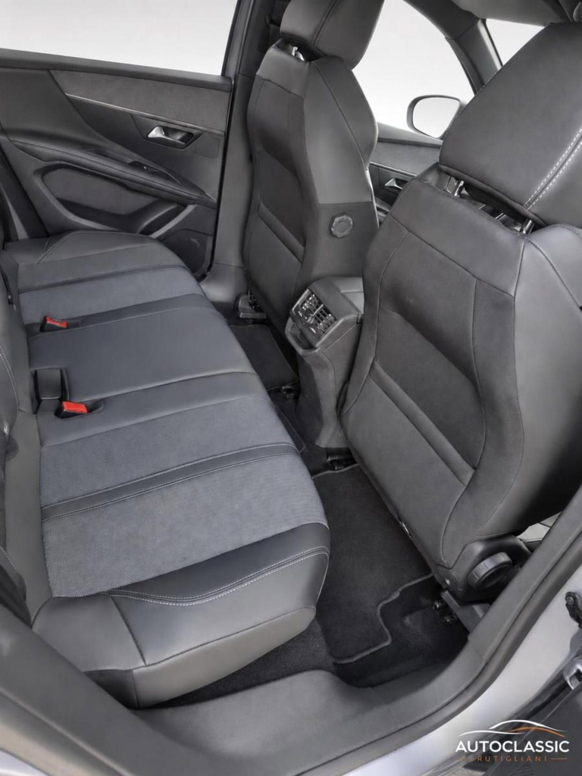 Peugeot 3008 BlueHDi 130 S&S Allure (10)