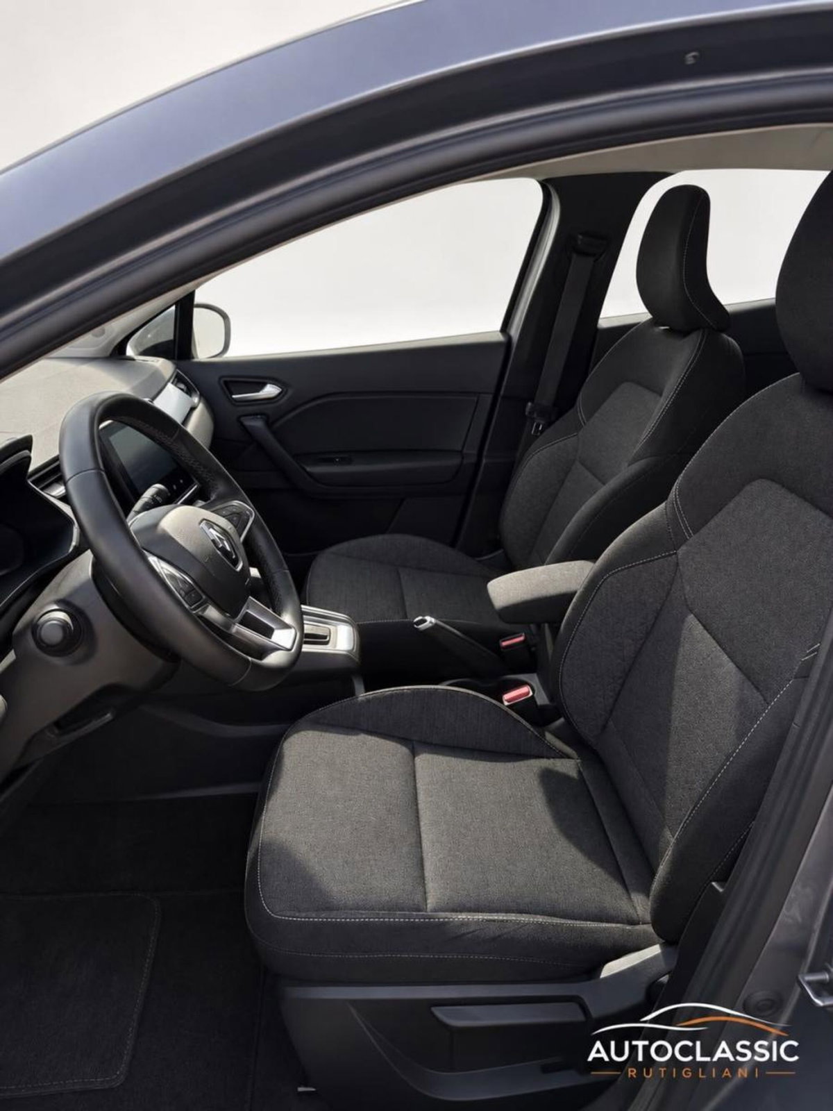 Renault Captur Plug-in Hybrid E-Tech 160 CV Engineered (8)