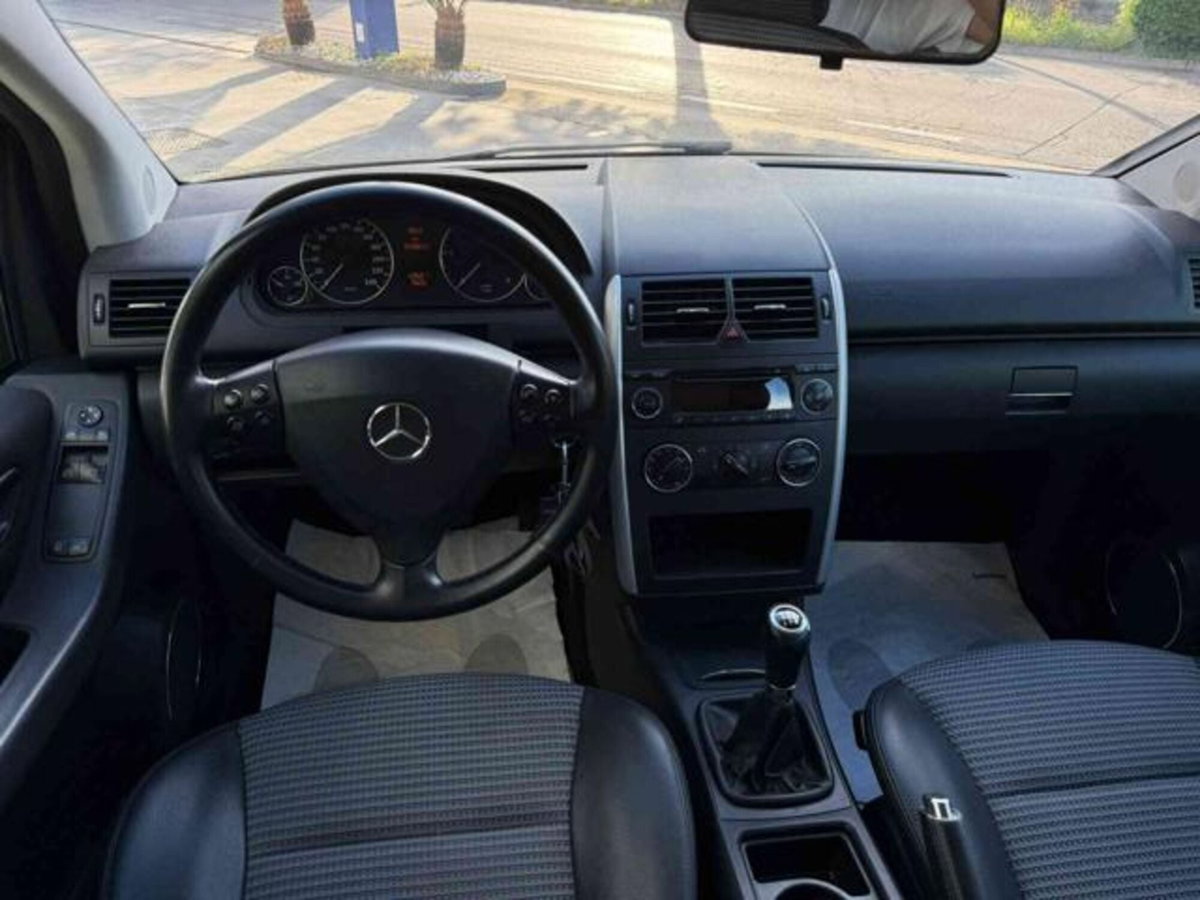 Mercedes-Benz Classe A 160 CDI Avantgarde (6)