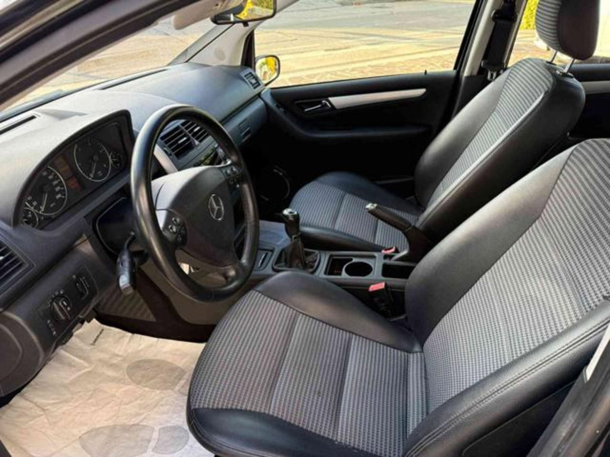 Mercedes-Benz Classe A 160 CDI Avantgarde (7)