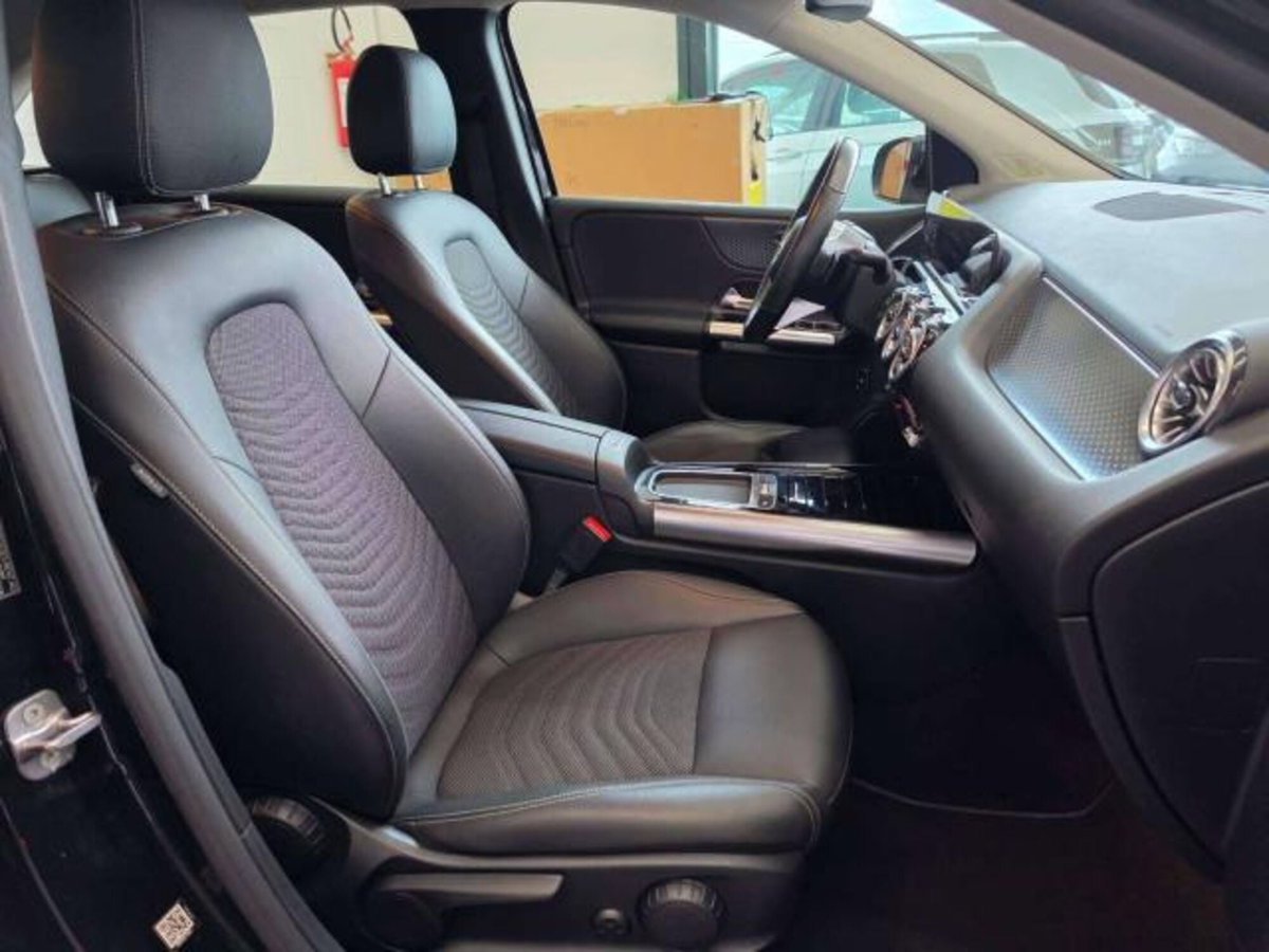Mercedes-Benz Classe B 180 d Premium (10)