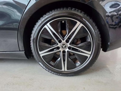 Mercedes-Benz Classe B 180 d Premium (14)