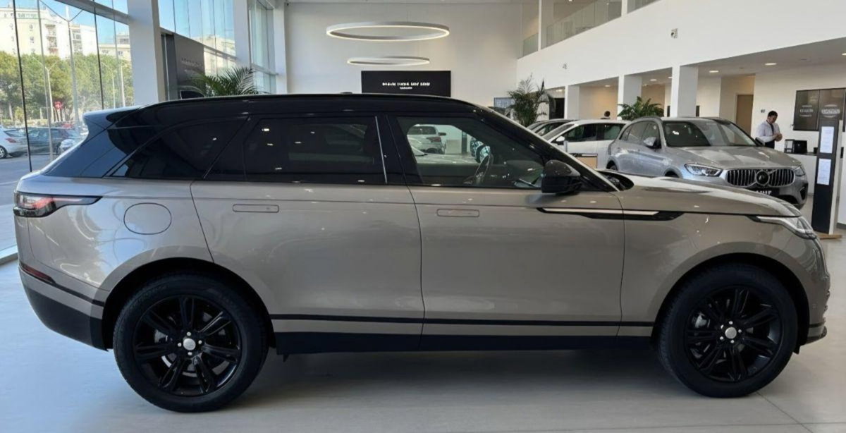 Land Rover Range Rover Velar 2.0D I4 180 CV (2)