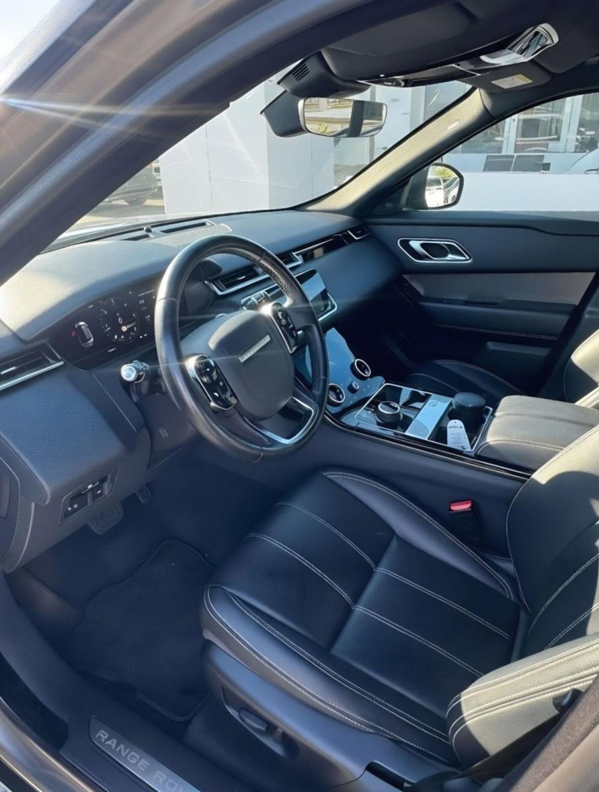 Land Rover Range Rover Velar 2.0D I4 180 CV (4)