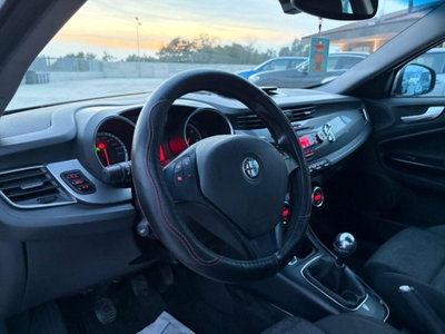 Alfa Romeo Giulietta 1.6 JTDm-2 Distinctive (10)