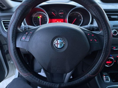 Alfa Romeo Giulietta 1.6 JTDm-2 Distinctive (14)